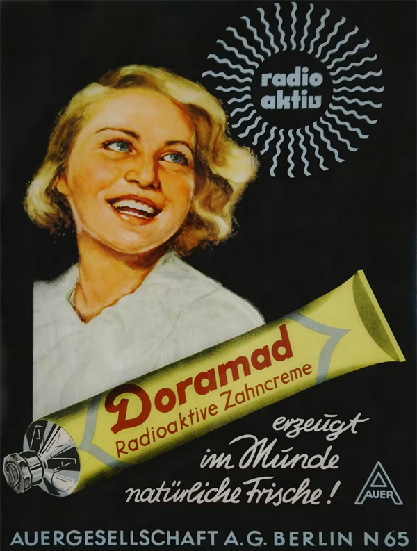 Antigo cartaz publicitário alemão do creme dental Doramad, promovido como 'radioativo' e supostamente capaz de gerar frescor natural na boca.